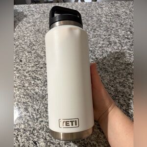 36 oz White Yeti Rambler
